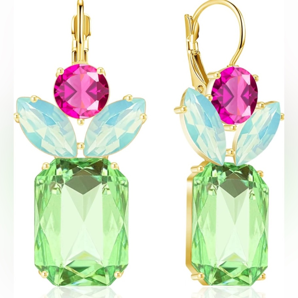 Opalescent Crystal dangle Earrings nwt